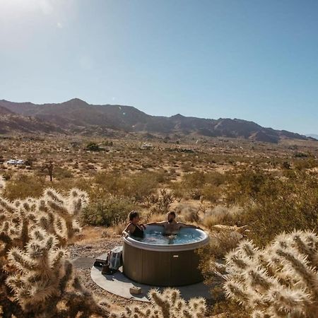 Shelter 2 L A Classic At Joshua Tree Park Entrance Esterno foto