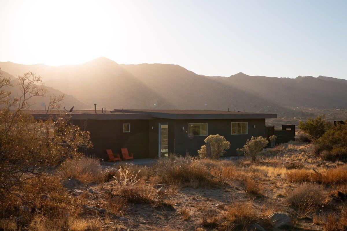 Shelter 2 L A Classic At Joshua Tree Park Entrance Esterno foto