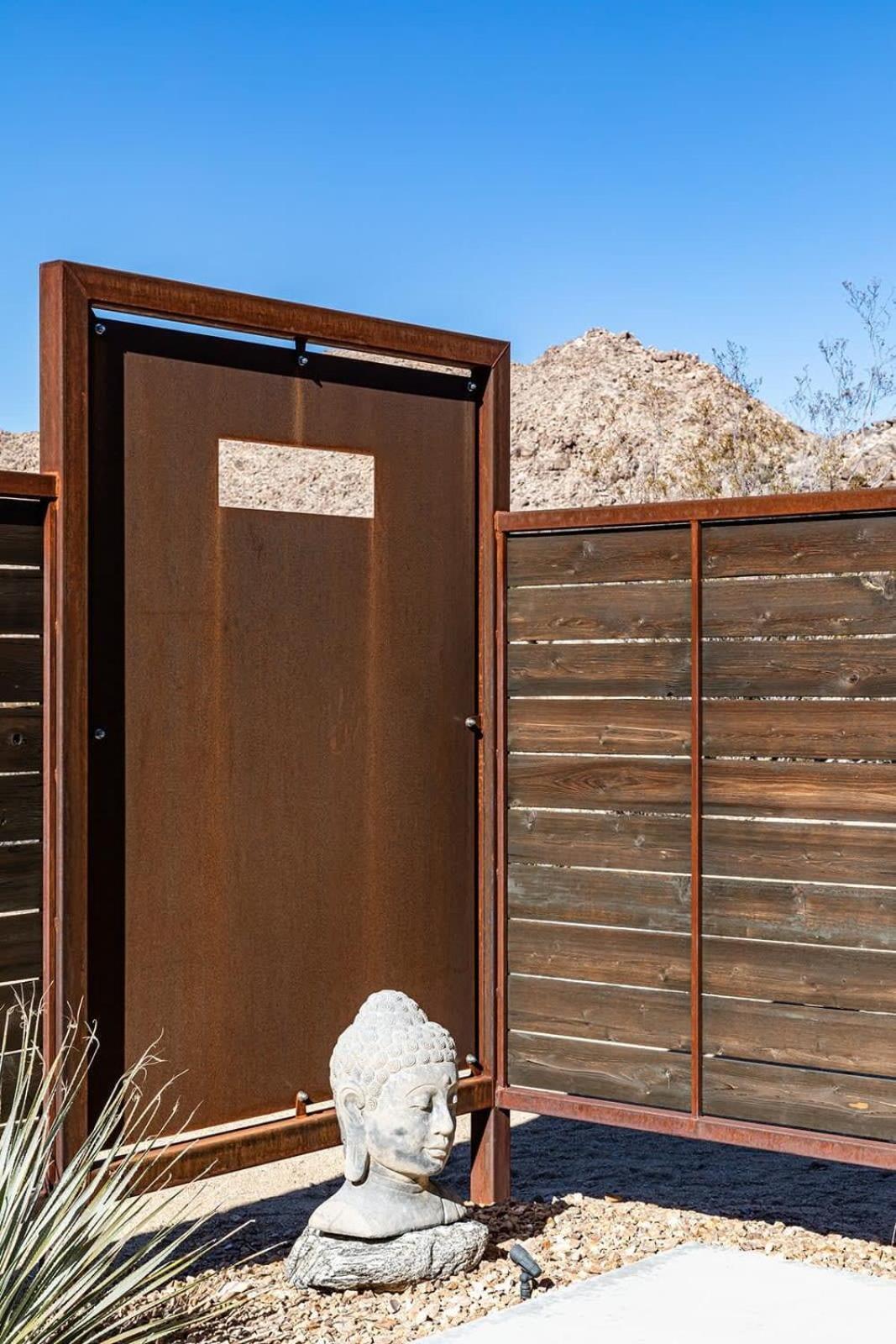 Shelter 2 L A Classic At Joshua Tree Park Entrance Esterno foto