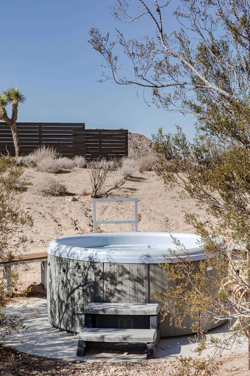 Shelter 2 L A Classic At Joshua Tree Park Entrance Esterno foto